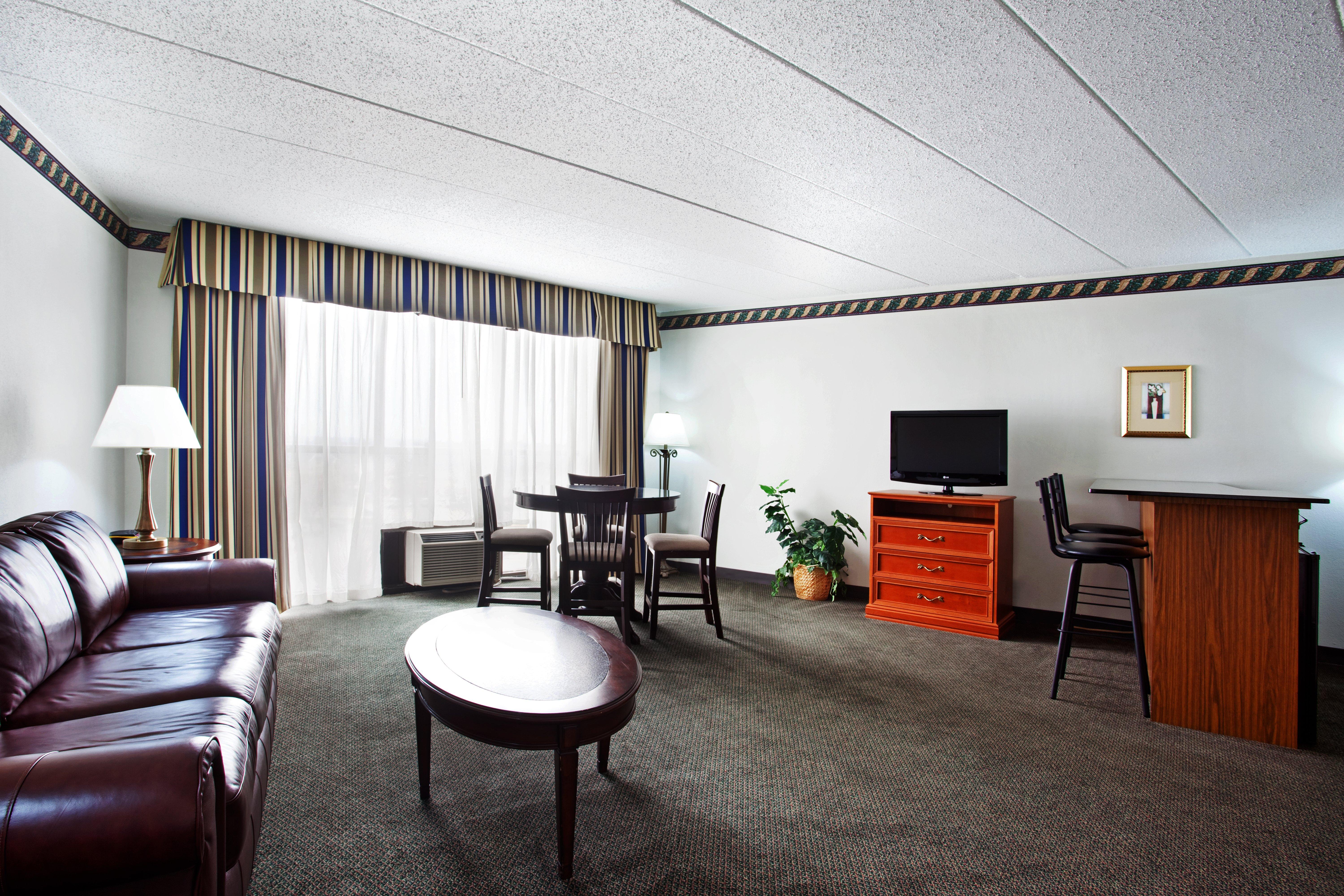Holiday Inn Rockford By Ihg Exterior foto