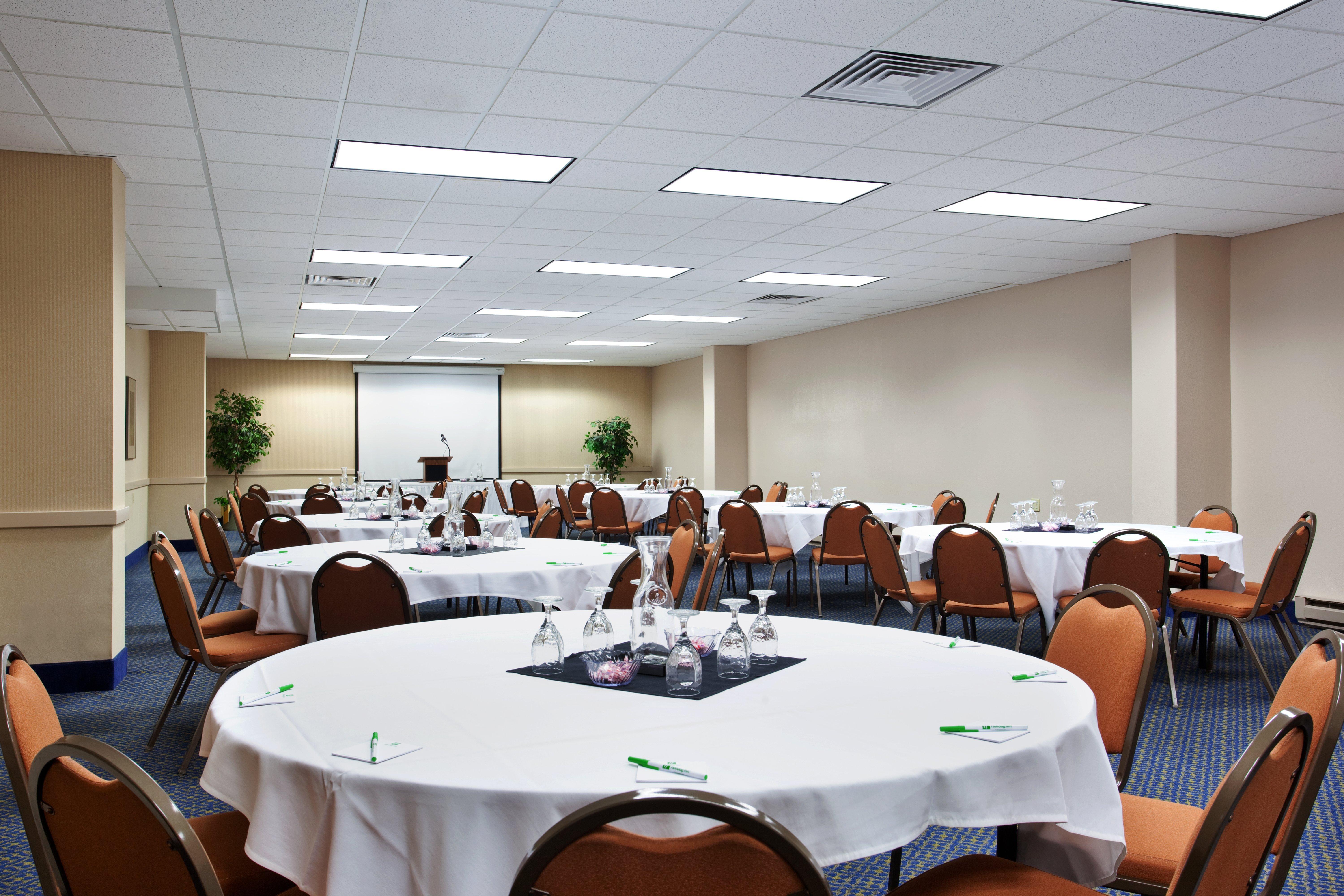 Holiday Inn Rockford By Ihg Exterior foto